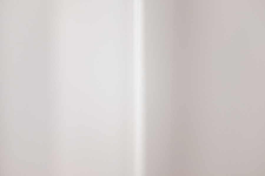 Photo "Pure white fabric cover floor lamp for leisure balcony"