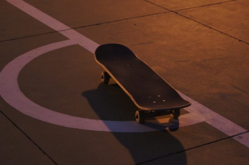 Skateboard Shaped Pendant Lamp: Modern Lighting for Trendy Spaces Photo skateboard pendant lamp