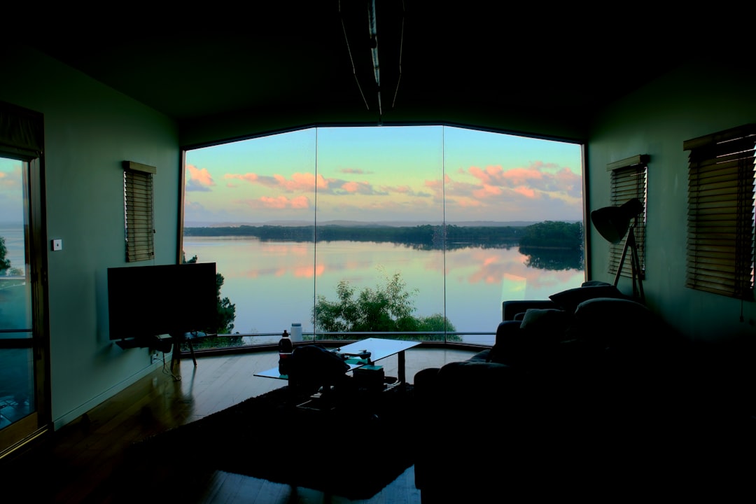 Photo lake house lighting